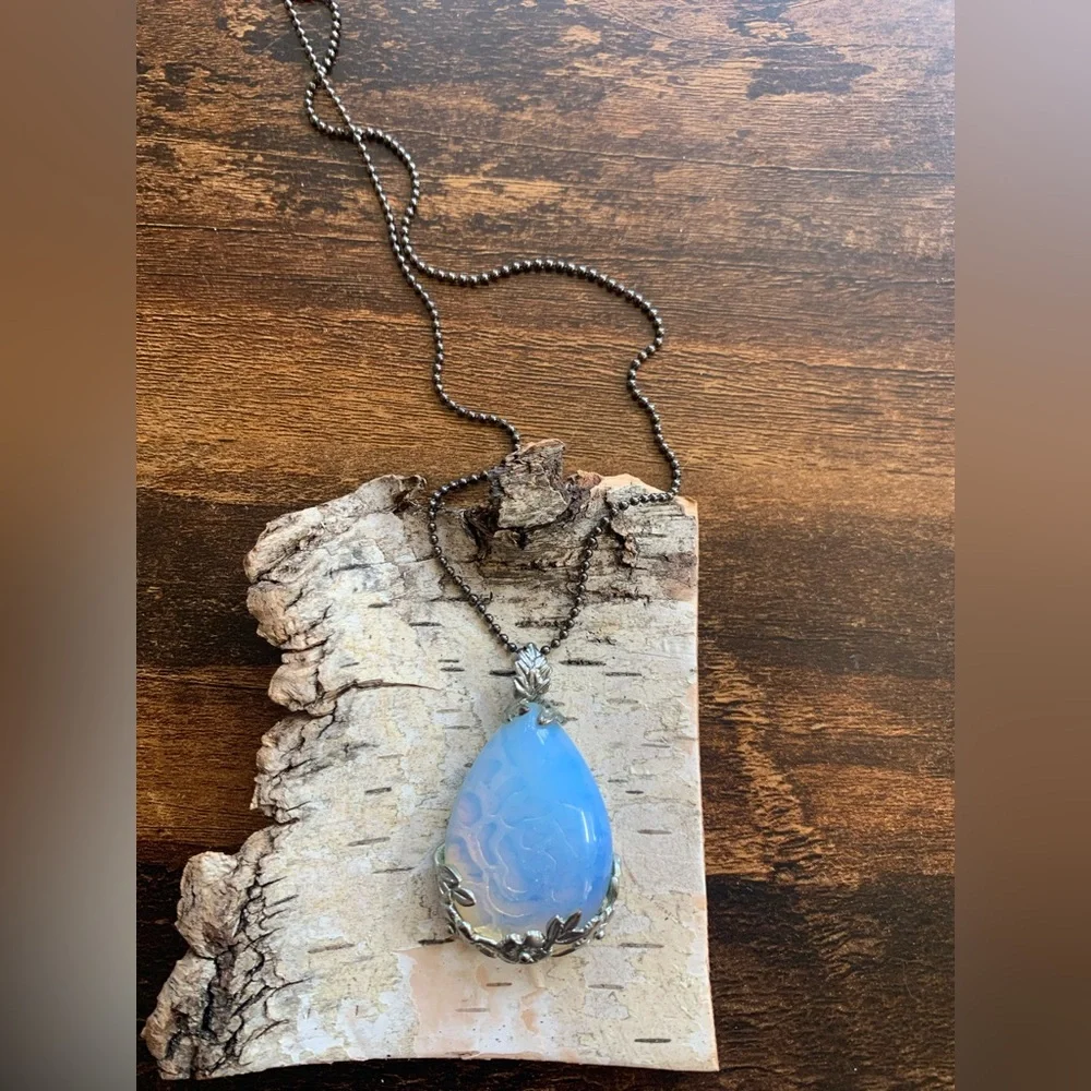 Royal Garden Necklace Opalescent Teardrop Pendant Long Chain - Picture 7 of 11